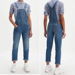 Levi’s Premium dungarees mom jean high waist blue denim Overalls